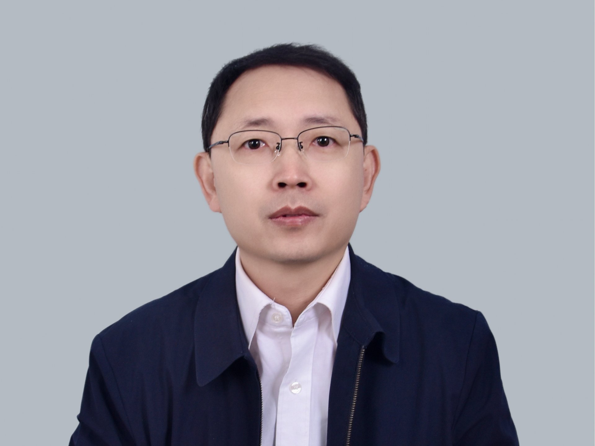 党委理论学习中心组成员参加学习